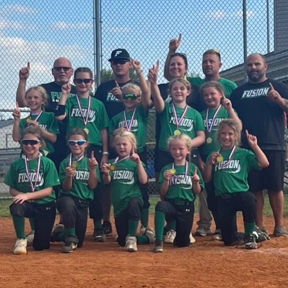 FusionSB_'s tweet photo. Great weekend for the #girlsingreen! Congrats to our champions! 🥎

14U 09 Herald
12U 10 Oster
10U 12 Davis
8U 14 Medley https://t.co/kQ77YOSHhW