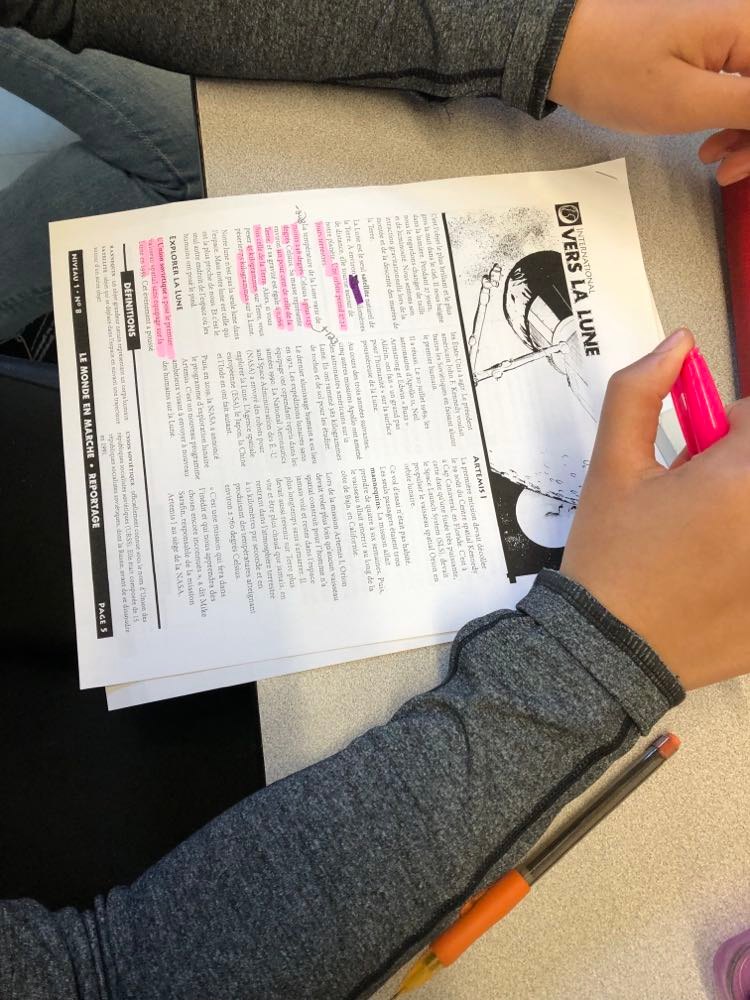 #jelislascience 
<a href="/LeMondeEnMarche/">Le Monde en Marche</a> 
En lisant le texte Vers la Lune en classe cet après-midi, j'en appris des choses sur la contribution du Canada dans le projet lunaire Artemis, notamment la troisième génération du bras canadien et d'une astromobile lunaire. T.