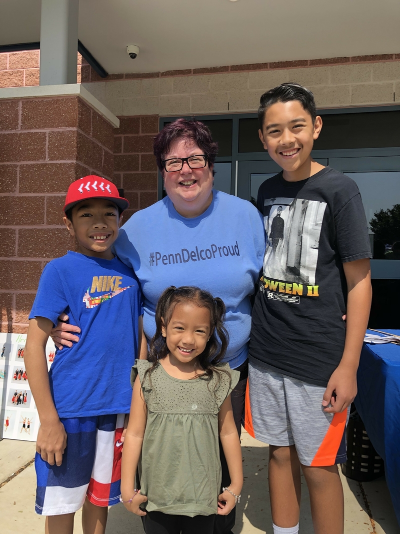 Smiles all around <a href="/ParksideES/">Parkside Elementary</a>  <a href="/PennDelco/">Penn-Delco SD</a> during Parkside's Community Day <a href="/PDEAPride/">PDEA Pride</a> #ParksidePDSDPride Don't miss Brookhaven's Community Day this Saturday. Some VIP staff members will be manning our table for a chance to win groovy <a href="/GiantFoodStores/">GIANT</a> gift cards. #PDSDFamilies