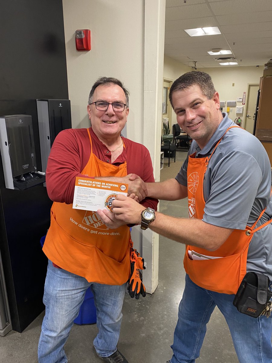 0963SM_Charlie's tweet photo. Congrats to Robert Caswell for being District 15’s Millwork Specialist of the month for August!!!!  ⁦@Tino_Longobardi⁩ ⁦@Carmen_I_Rod⁩ https://t.co/EG7VTQQHf6