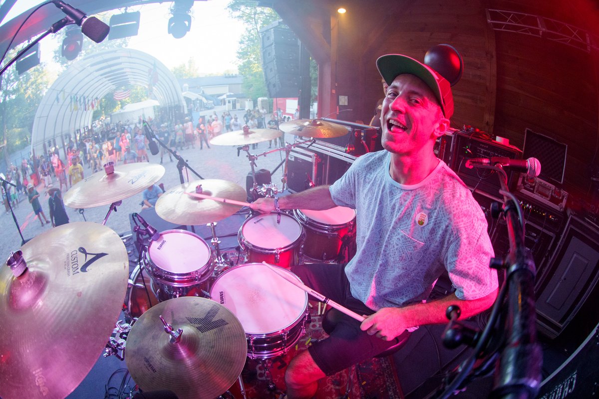 cmjubilee's tweet photo. @AqueousBand ft. Craig Brodhead on guitar was an absolute unit for an explosive Friday set on the Hangar Stage! https://t.co/D0wPfIX5bu