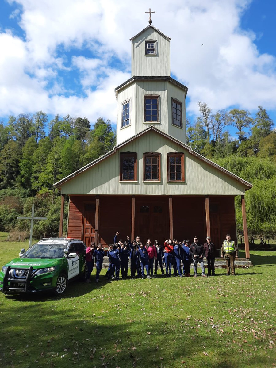 Carabineros Región de Los Ríos (@carablosrios) on Twitter photo Carabineros de la Of Comunitaria de 2ªComisaría #LosLagos gestionaron salida pedagógica con alumn@s de la Escuela rural "Conde de Lemu" de La Pellinada. En actividad guiada por gestor cultural <a href="/muniLosLagos/">Municipalidad de Los Lagos</a>,visitaron la Estación ferroviaria Collilelfu,declarada Monumento Nacional Carabineros de la Of Comunitaria de 2ªComisaría #LosLagos gestionaron salida pedagógica con alumn@s de la Escuela rural "Conde de Lemu" de La Pellinada. En actividad guiada por gestor cultural <a href="/muniLosLagos/">Municipalidad de Los Lagos</a>,visitaron la Estación ferroviaria Collilelfu,declarada Monumento Nacional