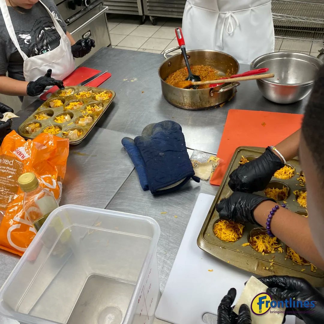 frontlinesto's tweet image. In our So you think you can cook childrens program, we had our youth get in the kitchen and make some delicious mini lasagna cups. Visit our website to learn more about how you can join in on the fun 😊 
#torontocook #torontoculinary #torontochef #torontofoodie #weston