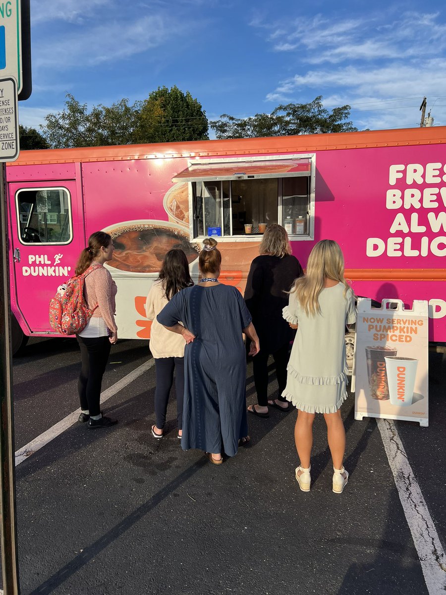 MrsKellySuarez's tweet photo. The Dunkin’ Community Cruiser came to BCS to serve us free coffee and give away gift cards! Every staff member was smiling this morning! 🧡💗😀 Thank you so much @dunkindonuts #StaffMoraleIsImportant https://t.co/nJIFSR37oc
