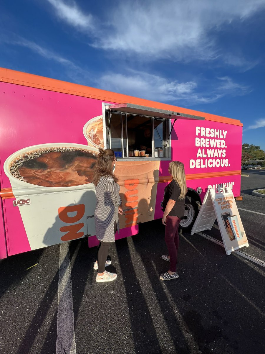 MrsKellySuarez's tweet photo. The Dunkin’ Community Cruiser came to BCS to serve us free coffee and give away gift cards! Every staff member was smiling this morning! 🧡💗😀 Thank you so much @dunkindonuts #StaffMoraleIsImportant https://t.co/nJIFSR37oc