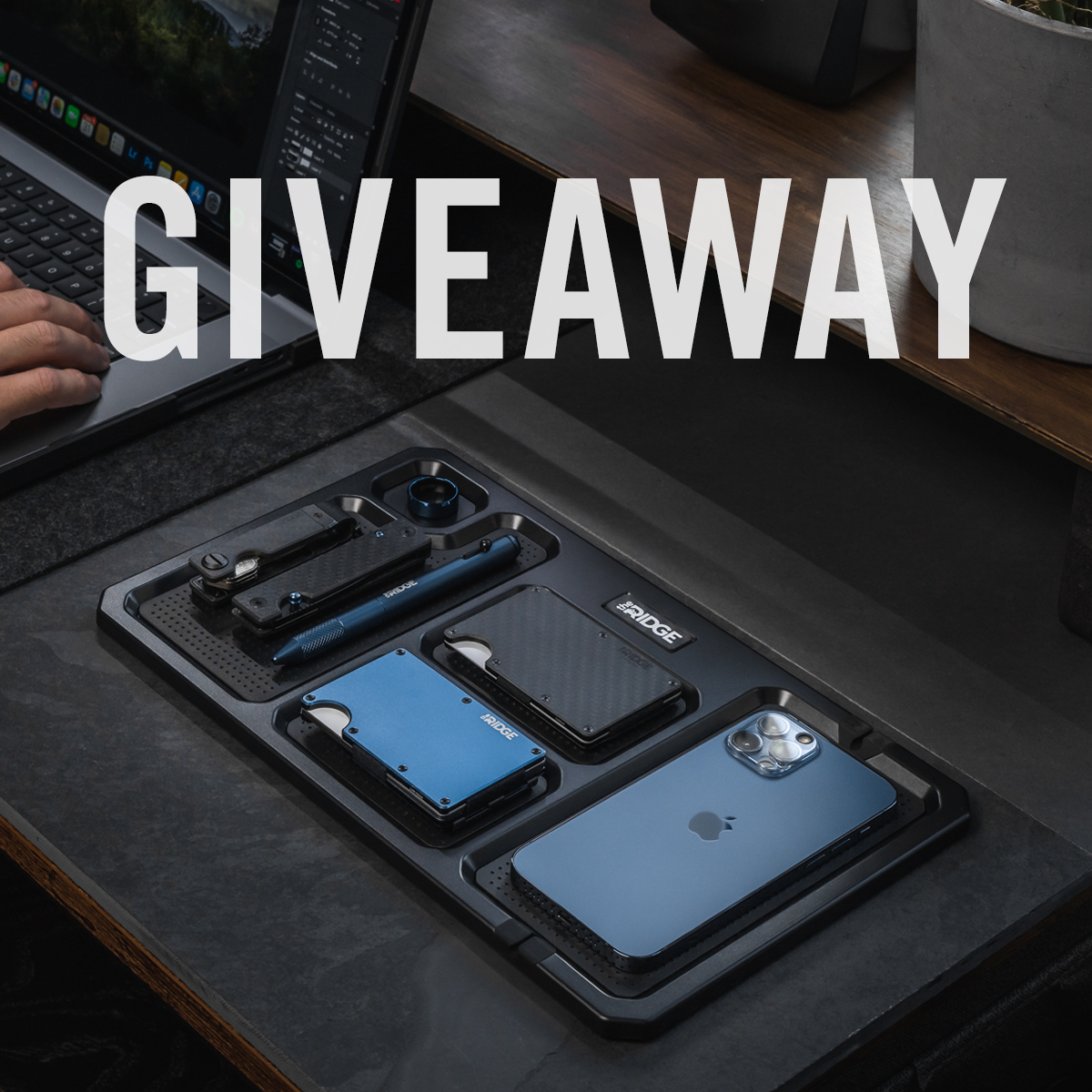 🎁 The Ultimate Everday Carry #GIVEAWAY 🎁 Want to win a Ridge Wallet, KeyCase, Bolt Action Pen, AND our brand new Valet Tray? Here’s how to enter 👇 Make sure you are following us ✅ Retweet this tweet ✅ 🗓That’s it! The winner will be selected on 9/23. Good luck!