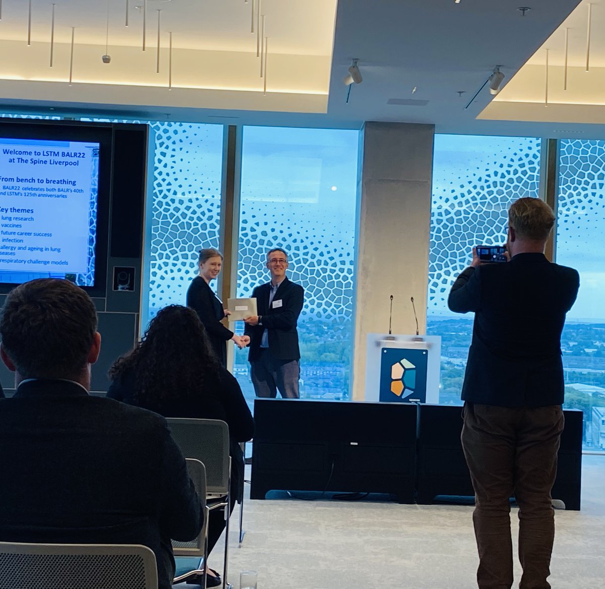 lstmbalr22's tweet photo. Congratulations to @wo_jules from @LSTMnews,
@arcliverpool1 @BALRcommunity on winning the LSTM125 Future Leader Prize ! It was lovely to meet so many 🫁 researchers at #BALR2022 #womeninSTEM 👩🏼🔬@drbunsenhoney #stromalcells #lungscience
@RCPhysicians #TheSpine https://t.co/QnzmyljgDE