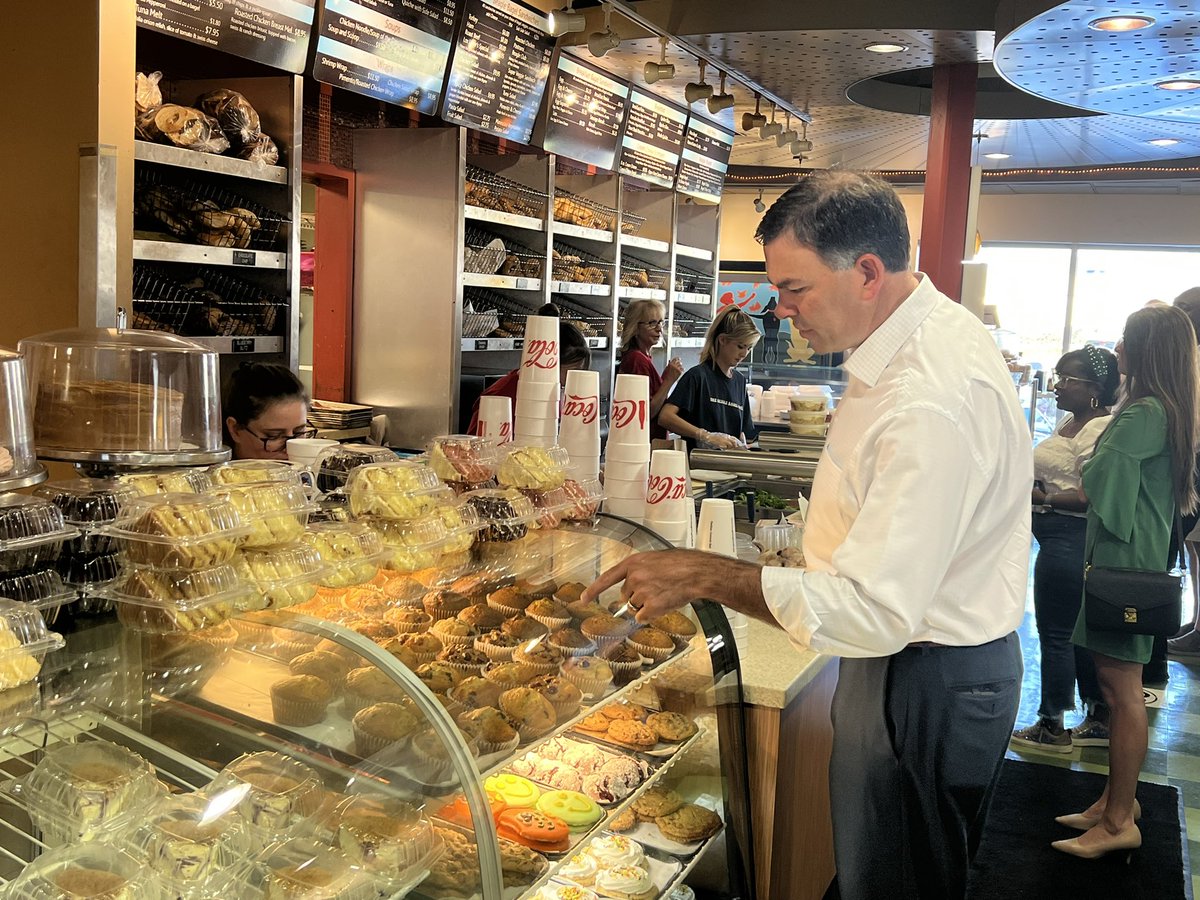 MichaelWatsonMS's tweet photo. Shifted our routine senior staff meeting to a breakfast meeting at Beagle Bagel! Missed you @beaglebagelanne, but loved the blueberry bagel with Nutella! 

#CityWithSoulOpen https://t.co/zeOI1AdLmY