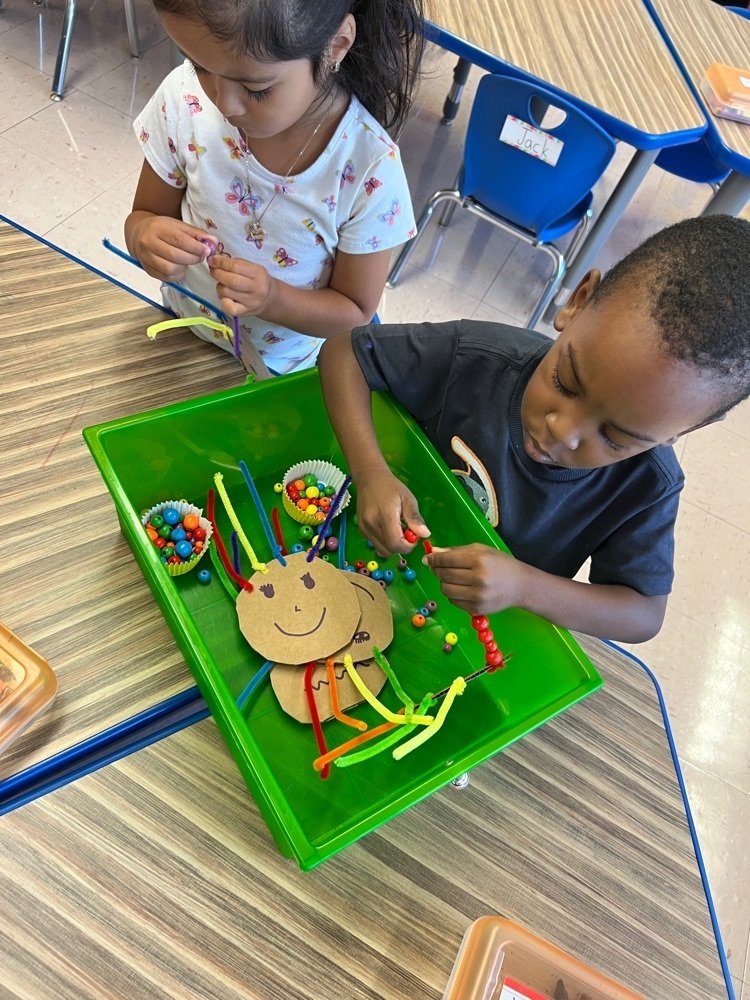 vedder_g's tweet photo. Fine motor activities are a big part of UPK. Here are a few highlights of how are students work on their skills. https://t.co/Uvulenv1mY