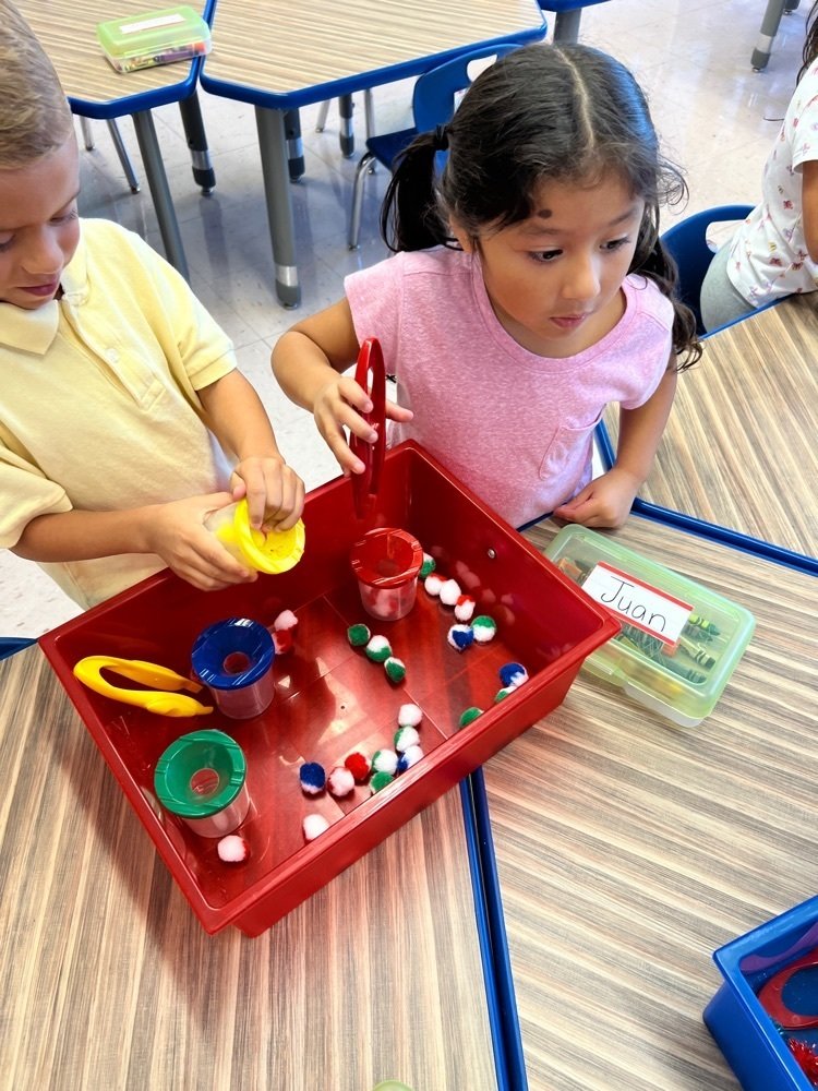 vedder_g's tweet photo. Fine motor activities are a big part of UPK. Here are a few highlights of how are students work on their skills. https://t.co/Uvulenv1mY