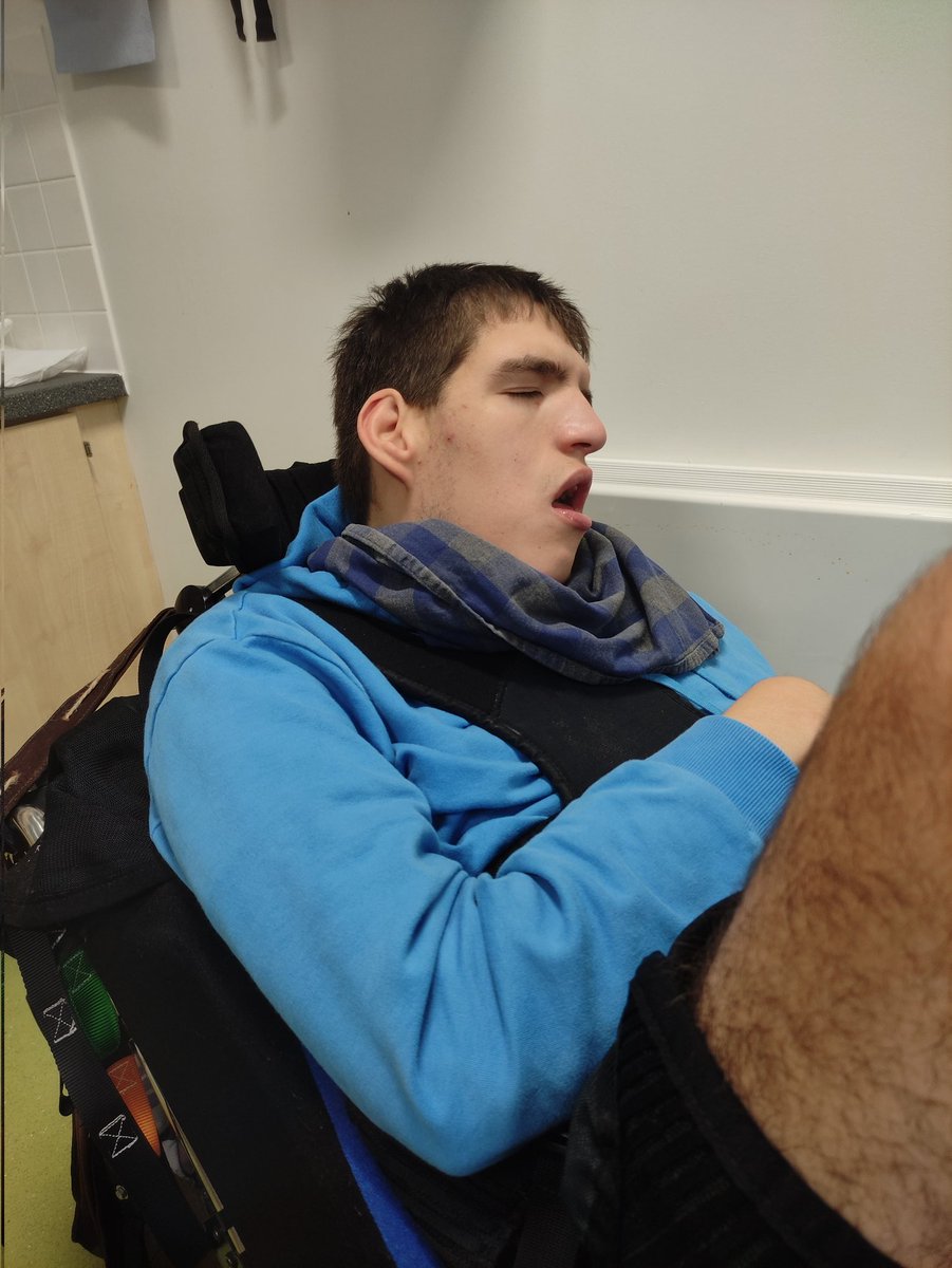 Dad (<a href="/bigdamo/">Cllr Damian Haywood 💙</a>) took me to a Governor meeting at <a href="/MabelPSchool/">Mabel Prichard School</a> this evening, I did this...

Best governor meeting ever!