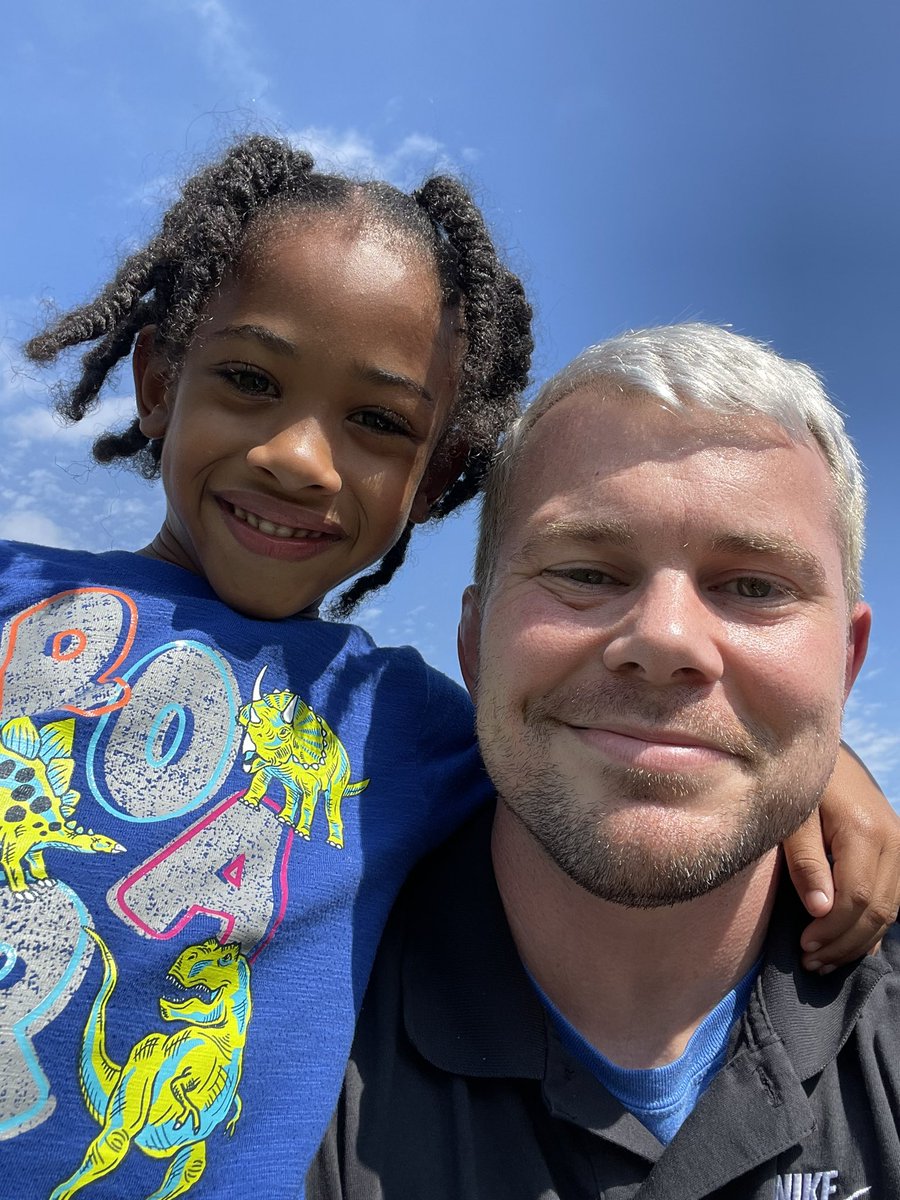 One of the many highlights of my day was catching up with my shoe buddy! We both love twinning in our air max shoes! <a href="/ToppingBulldogs/">Topping Elementary</a> #itsabulldogthing