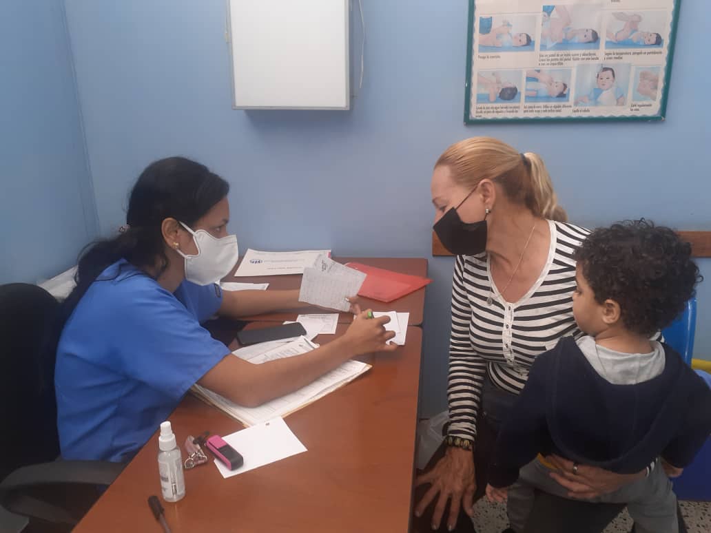PopularJulioI's tweet photo. Los profesionales de la salud del @PopularJulioI  cumpliendo con sus labores diarias
#juntosPorCadaLatido https://t.co/0bktcRxw7R