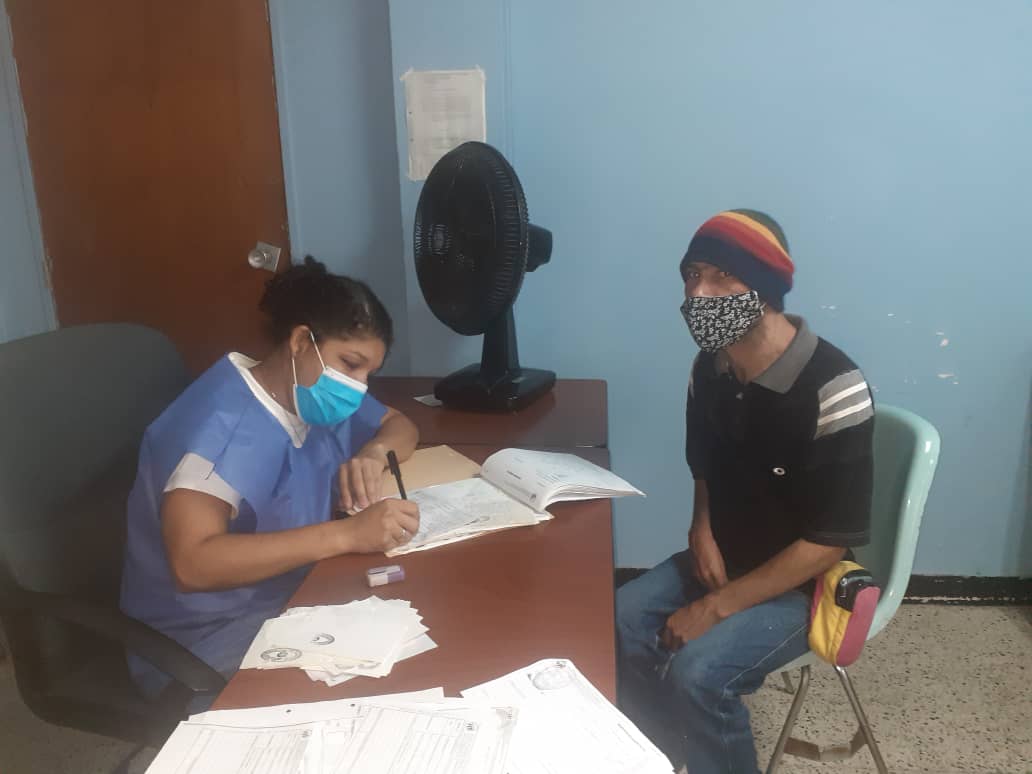 PopularJulioI's tweet photo. Los profesionales de la salud del @PopularJulioI  cumpliendo con sus labores diarias
#juntosPorCadaLatido https://t.co/0bktcRxw7R