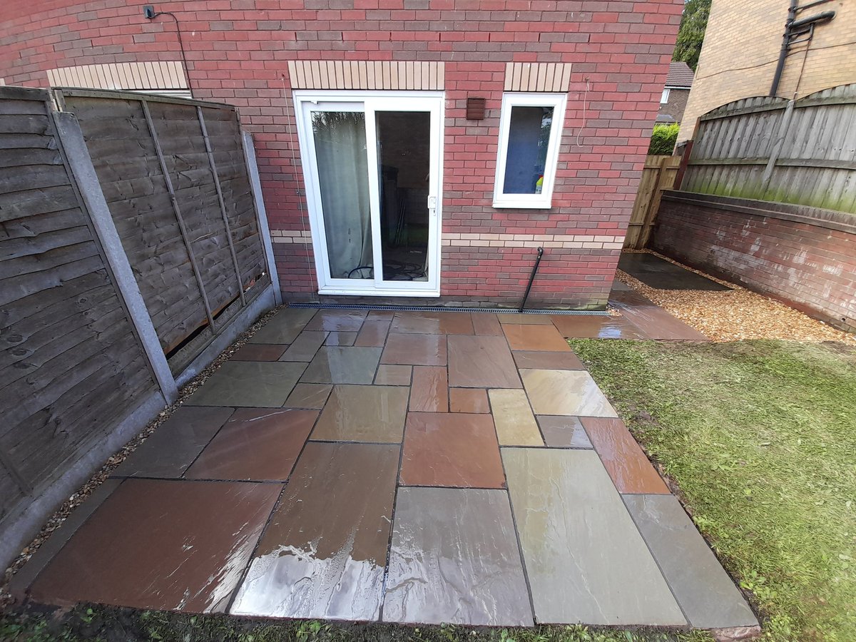 pimcoagl's tweet photo. 20m² of raj green Indian stone paving. In the front we used the same gravel to stone the areas. We finished the job by adding a new front fence and side fence and gate. 
#teampimco #paving
#indianstone #shed #fencing #woodwork #patio #garden #makeover #landscaping https://t.co/sgMxWGFBjR