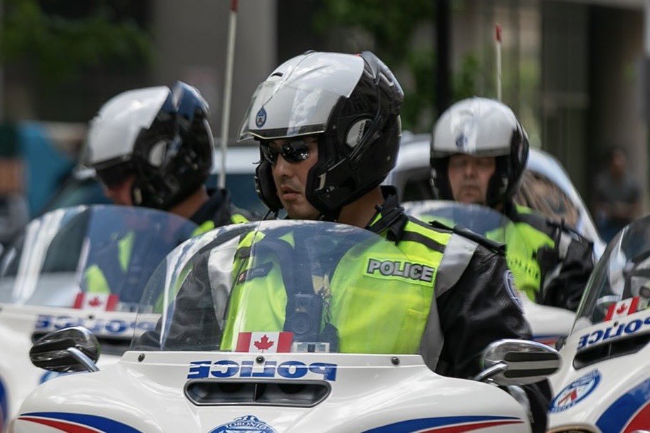MatthewDPegg's tweet photo. The world is a better place because of the life and service of @TorontoPolice Constable Andrew Hong #7815. Rest easy my friend. You will never be forgotten. #heroesinlife @TPSMotorSquad @TrafficServices @TPAca @Toronto_Fire https://t.co/o10JCXtCtp