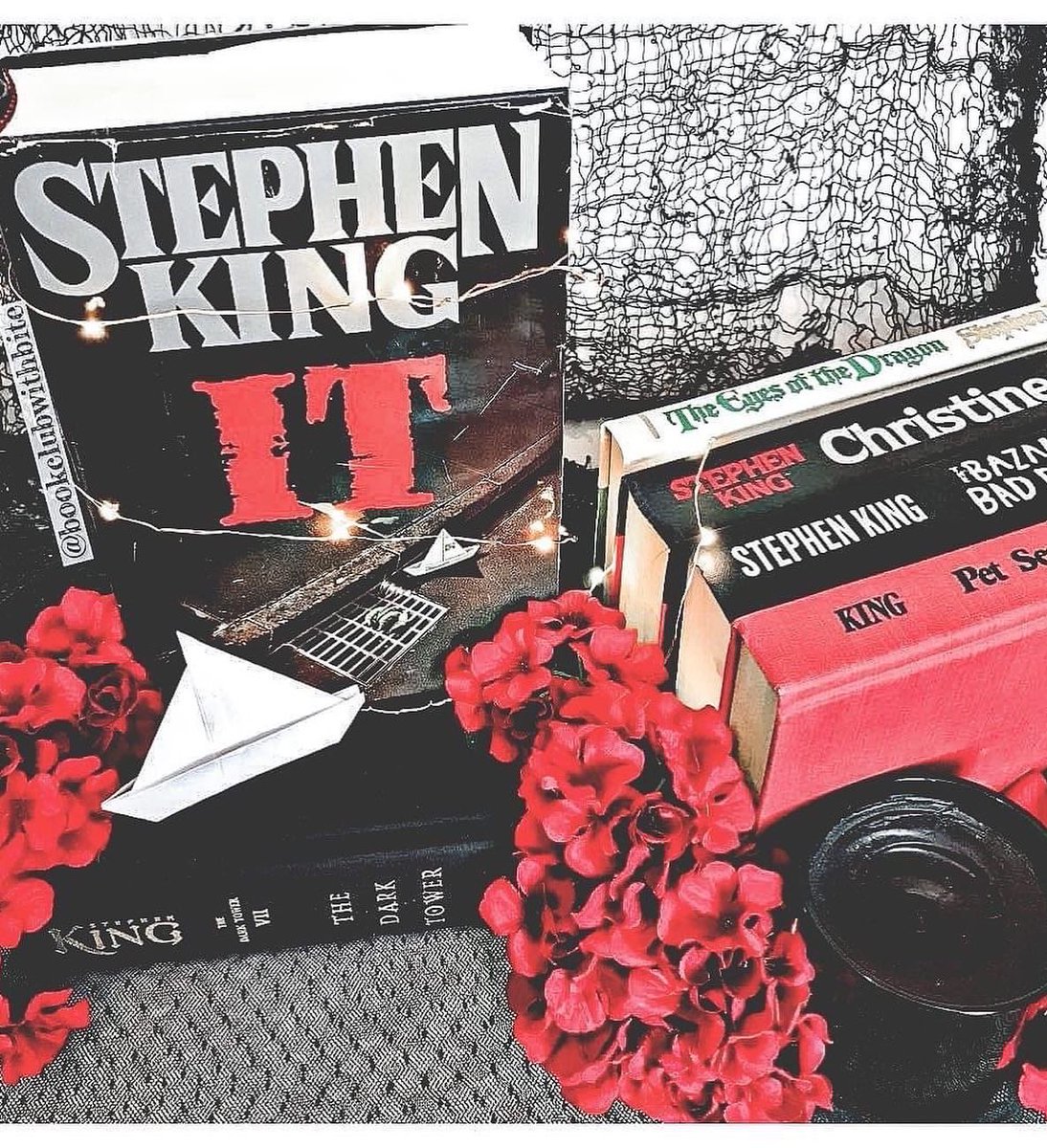 bookclubwbite's tweet photo. Happy 75th 💀🎈 @StephenKing .
.
• "I'm like the horror version of the Catholic Church. Give them to me young and they'll be mine forever."
-SK on Colbert.
.
.
#stephenking #horroraddict #readordie #constantreader #horror #bookdragon #HappyBirthdayStephenKing #bookclubwithbite https://t.co/sYCMuryFsn