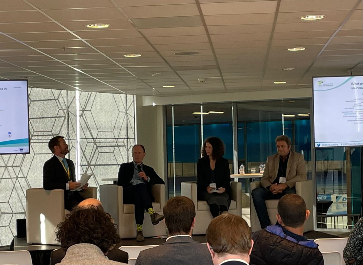Afsluitend een paneldiscussie over de implementatie van de #CAP: ‘Hoe kunnen we allemaal samenwerken?’.

<a href="/HenkReinen/">Henk Reinen</a>, <a href="/AlexDatema/">Alex Datema</a>, @David_ENRD, en Alžběta Procházková <a href="/WWFCEE/">WWF Central and Eastern Europe</a> #NRNMeeting #CAPGreenArchitecture #ENRD #RegiebureauPOP