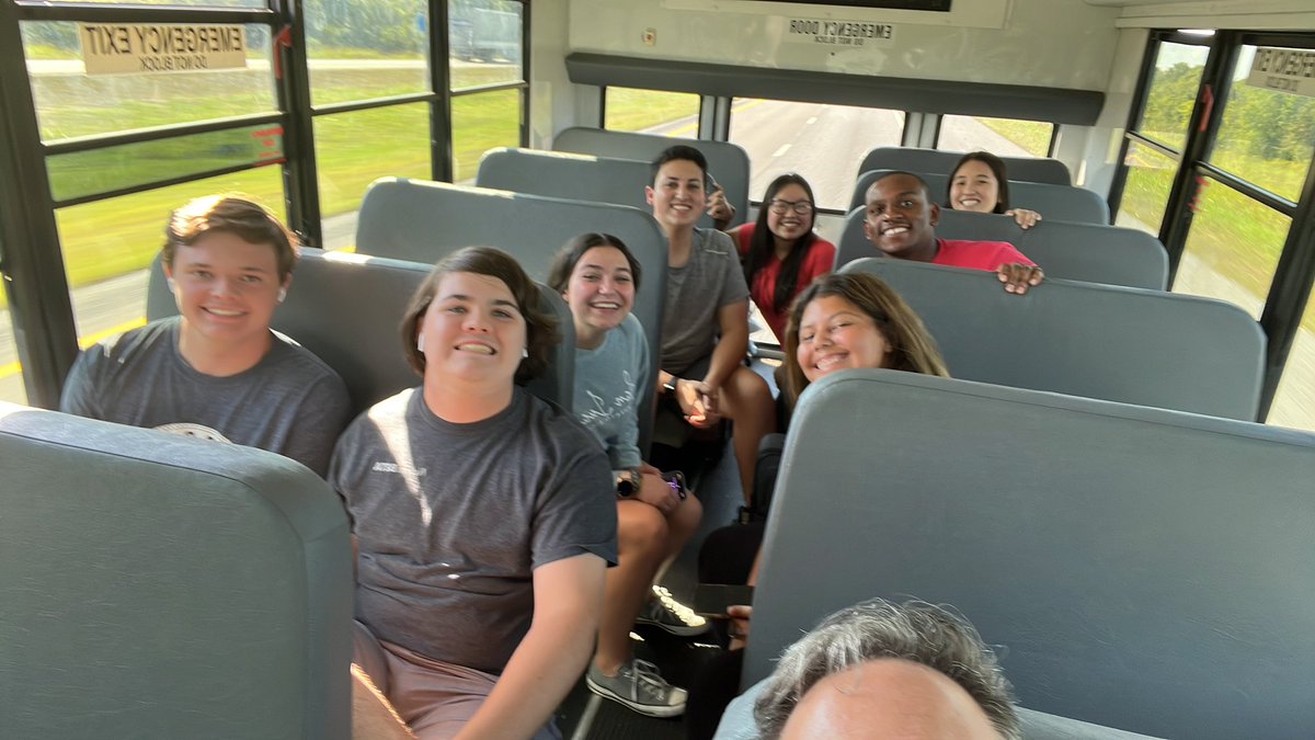 Siegel Beta Leadership Team has hit the highways and byways to the TN Sr. Beta Leadership Summit!   #LeadingOutsidetheBox