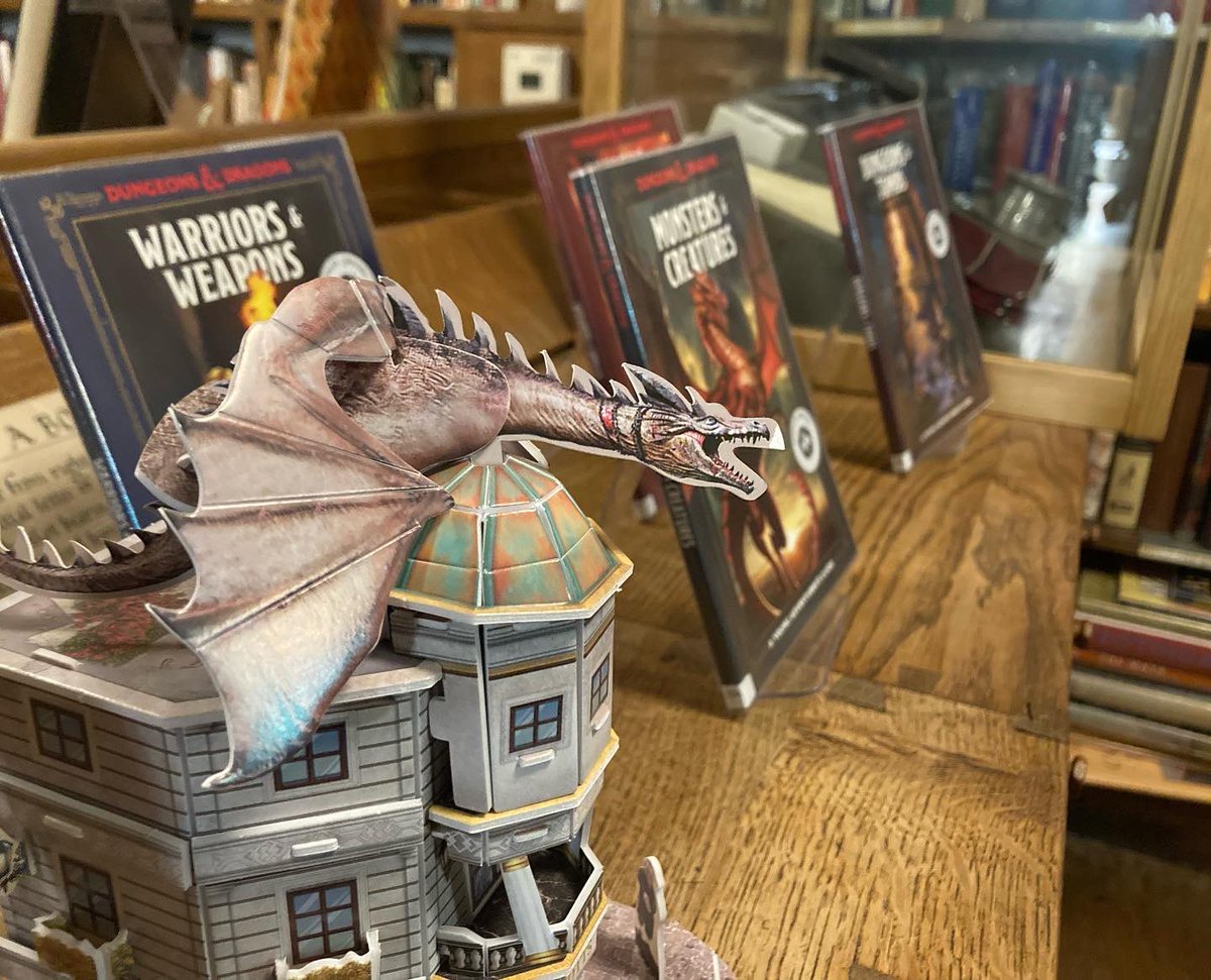 BedalesLibrary's tweet image. Keep up with the big D&amp;amp;D trend at Bedales by picking up a magical tome or two… #dungeonsanddragons #schoollibrary 📚🐉