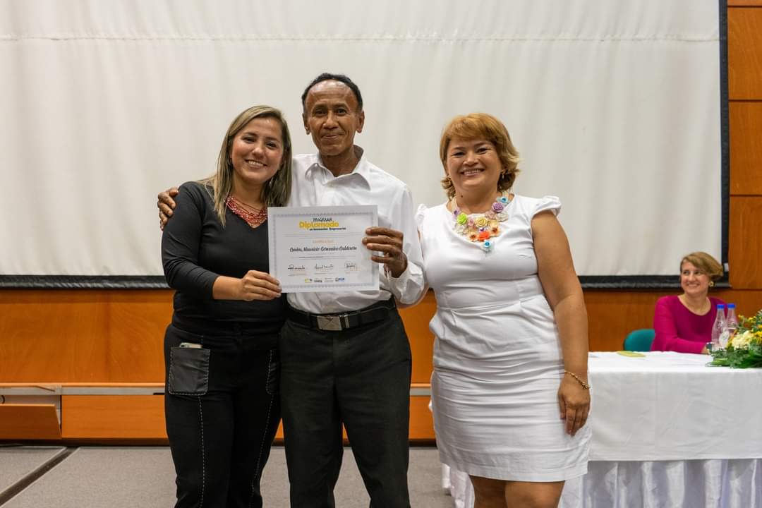 UpHoldingCol's tweet photo. #impulsameta Inicia los grados del Diplomado de Innovación Empresarial en Villavicencio, la capital llanera donde más de 200 personas entre empresarios y facilitadores se convirtieron en multiplicadores de #Innovación en la región.
@GobMeta https://t.co/cs1N21MKjf