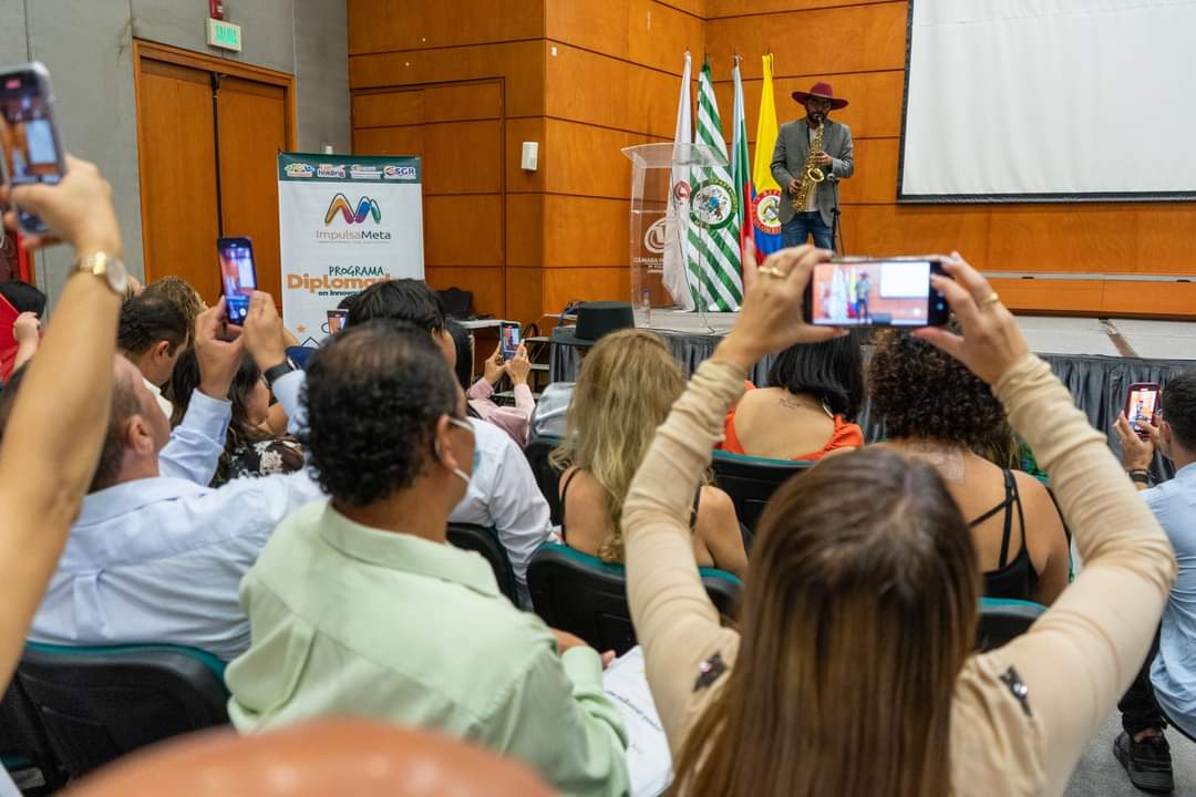 UpHoldingCol's tweet photo. #impulsameta Inicia los grados del Diplomado de Innovación Empresarial en Villavicencio, la capital llanera donde más de 200 personas entre empresarios y facilitadores se convirtieron en multiplicadores de #Innovación en la región.
@GobMeta https://t.co/cs1N21MKjf