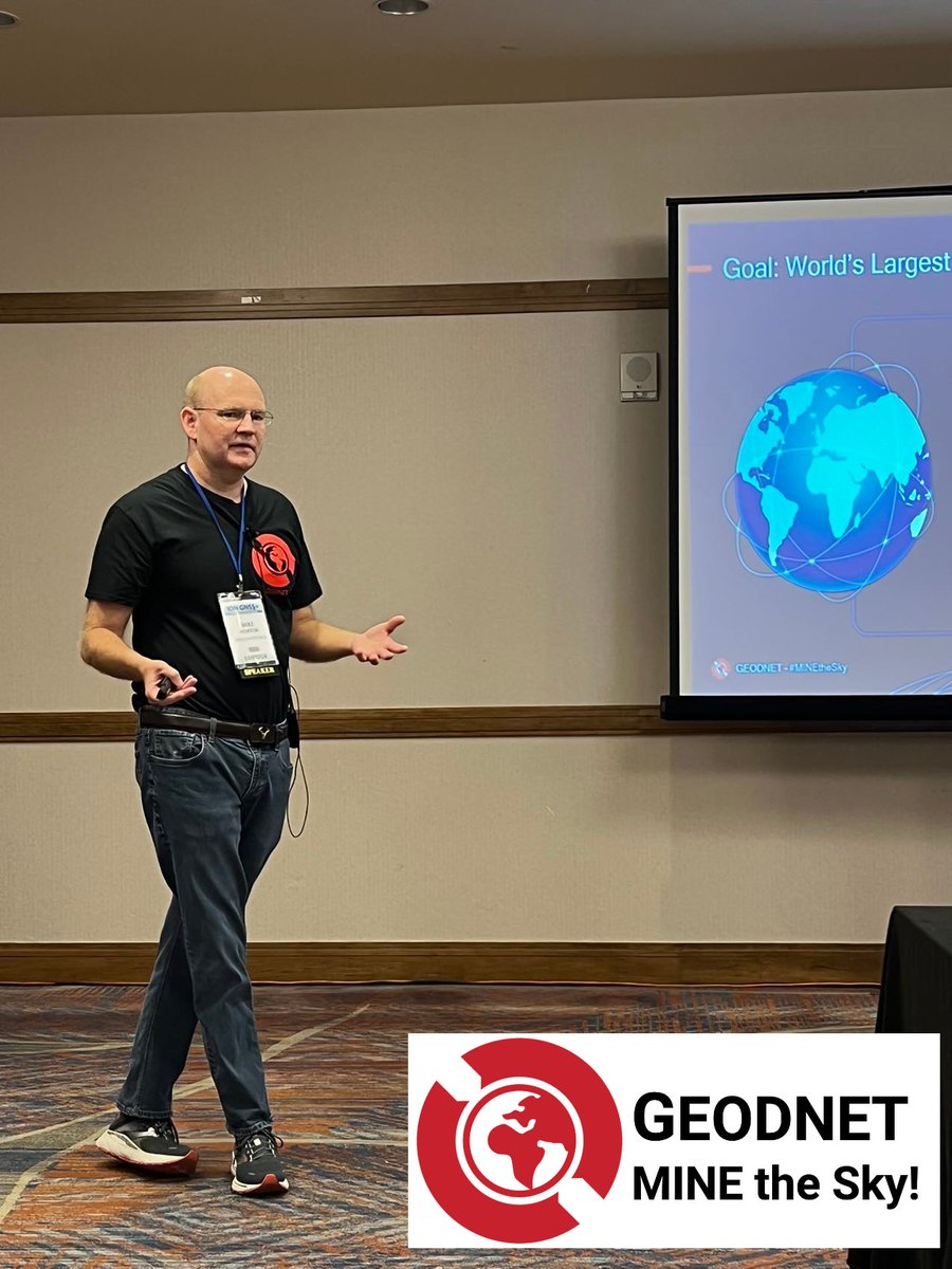 GEODNET's tweet photo. As already communicated, Geodnet is a guest at the #iongnss 2022
Mike had his presentation about the project today.
By chance someone took a photo of him.

@ionavigation #rouvenkeller @RouvenKeller #community #support @mikeahorton #MineTheSky #spaceweather #hyfix #geodnet #gnss https://t.co/ktFVCeF0XN