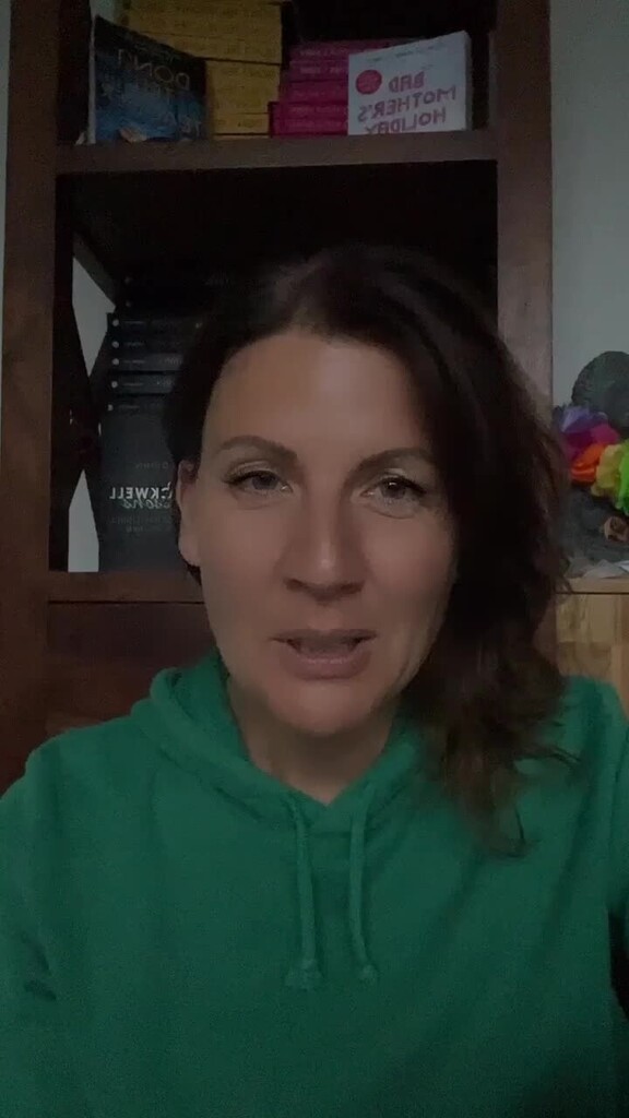 SuzyKQuinn's tweet photo. What do my family think of me writing sex scenes?  #romcomauthor
#womensfictionauthor https://t.co/akcSZXWXjL