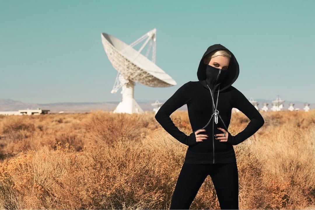 AnomalyZero0's tweet photo. Make contact the stars are always speaking ✨
@anomaly_zero I am wearing the Aramaki Hood Catsuit Pants and Custom Crystal Body Protection Chain by @claytonbeck1 #fashion #space #stars #ritual #ritualfashion #fairlabor #anomaly #anomalyzero #spaceangel #angel #contact #spacex https://t.co/KcdQ3Mta1Z