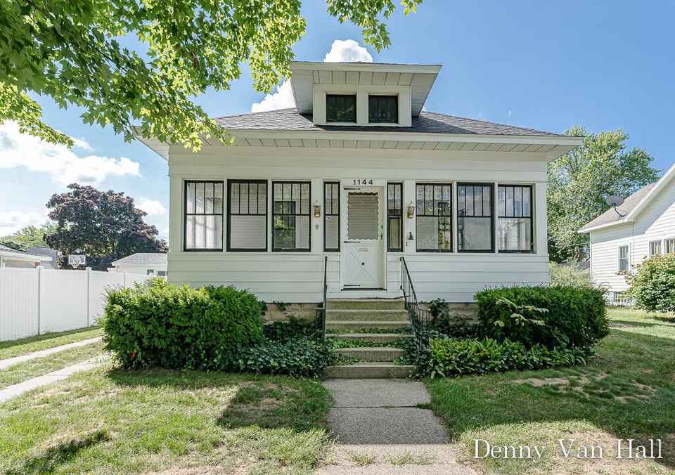BenzieMi's tweet photo. Take a look at this home I found on https://t.co/yHpjfbnboV, #realestate
1144 Columbus Ave, Grand Haven
$245,000 ·  3beds · 1baths

https://t.co/hLceQopaKu https://t.co/rEHkApLKWZ
