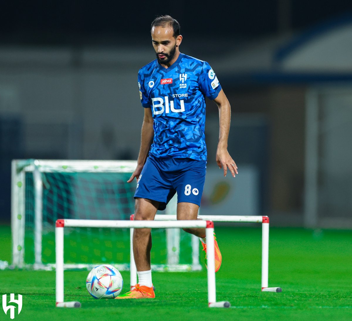 Alhilal_FC's tweet photo. 📸 رجعنا للتدريبات بمشاركة @AbduMalki88 🤩💙

#الهلال https://t.co/EiQ61ZRqWO