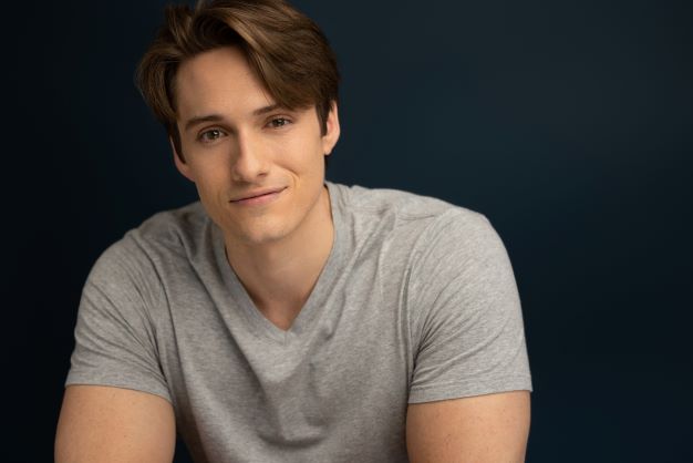 WPCareySchool's tweet photo. The neon lights of Broadway are shining on 2017 @ASU business graduate James D. Gish as he performs the role of Fiyero in "Wicked." https://t.co/t90URXGKPz via @NicoleGreason1 @asunews #TheaterArts #BusinessGraduate https://t.co/UnNV0oiQFw