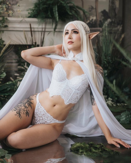 I will water the ground where I stand so the flowers can grow back again 🌿🌸 https://t.co/COHi8vu656<a href="/tag/monsterhunter"class="tags"><span>#monsterhunter</span></a>