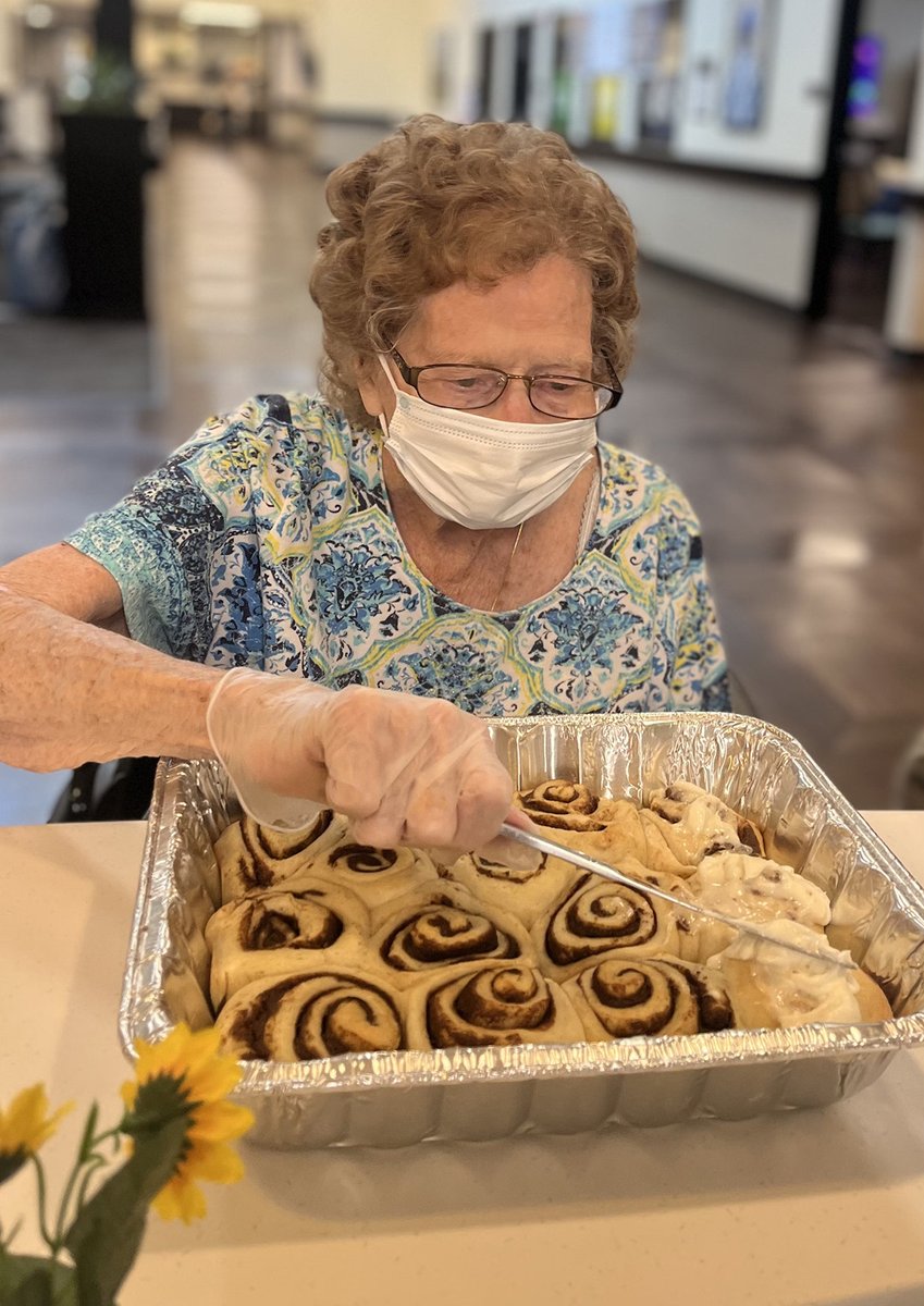 WillowsatFF's tweet photo. Our Social Services Director shared her homemade cinnamon roll recipe with our cooking club.  We had a great time and even made us think about all the meals we use to bake for our families. 🧑‍🍳⏲ https://t.co/G3TIZoO8vW