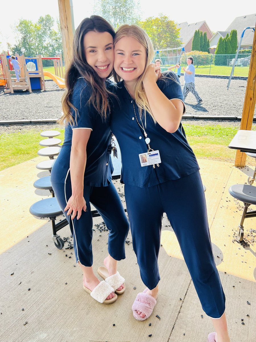 coopersclass6's tweet photo. Twinning with friends on Pajama Day!! Can we wear our jammies every day please?! 😍 #BrightatBriarwood #sixthgraderocks #bookfairweek https://t.co/e9Goc0XerA