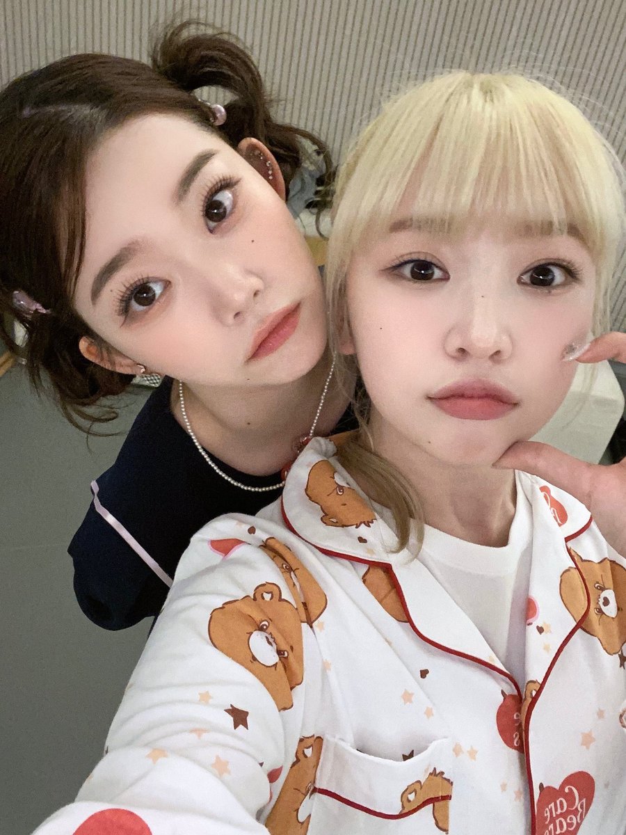 FranceBilllie's tweet photo. 21.09.22 | Trad 

[#HARUNA] Princesse lapin de la lune 🌙🐰
Tsuki-chan 💕 Joyeux anniversaire 🤍
Tsuki qui est toujours jolie et adorable, merci d'être née 🥹 Je t'aime 💓💓💓
Félicitations, je t'aime 💕😘

#Billlie_Letter

#빌리 #Billlie @Billlieofficial #RINGmaBell 🐈‍⬛ https://t.co/IbpdorfZNi