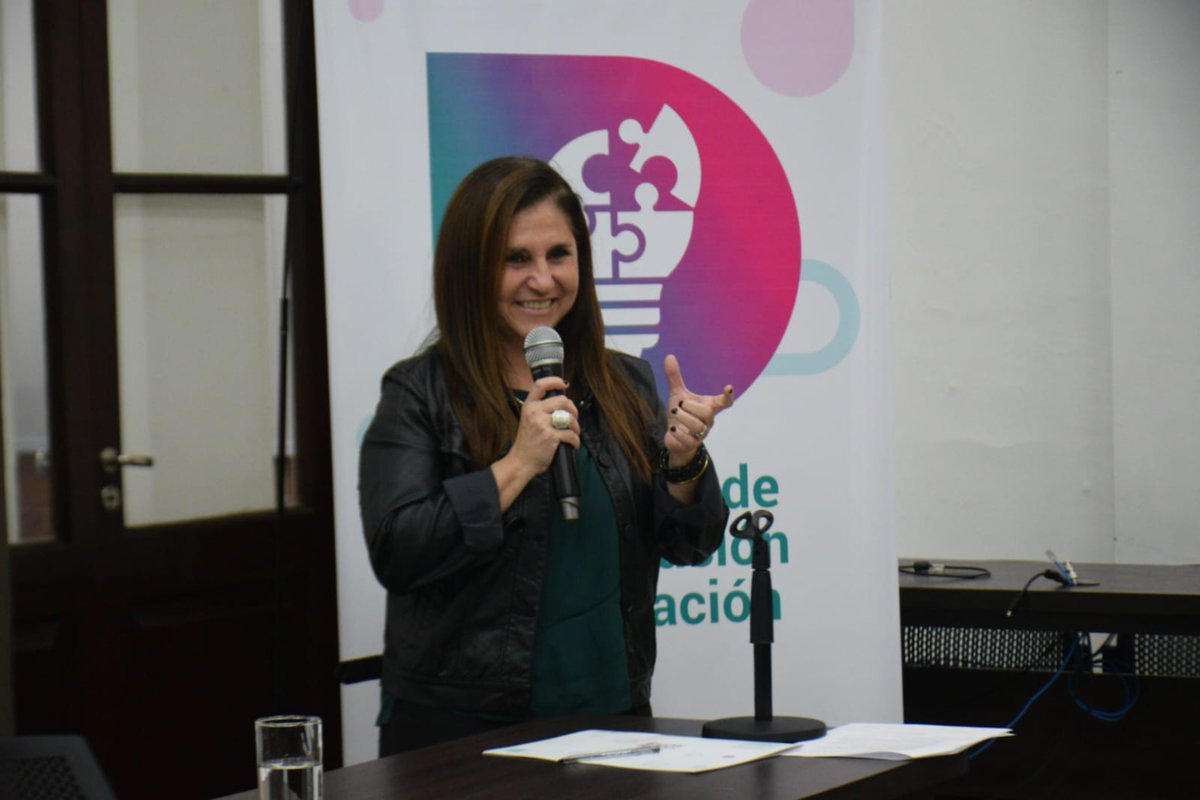 𝑪𝒖𝒓𝒔𝒐 𝒅𝒆 𝑰𝒅𝒊𝒐𝒎𝒂 𝑷𝒐𝒓𝒕𝒖𝒈𝒖𝒆𝒔 𝒑𝒂𝒓𝒂 𝒂𝒈𝒆𝒏𝒕𝒆𝒔 𝒅𝒆𝒍 𝑯𝑪𝑫. Un GRACIAS gigante a la Profe. Lorena Gutierrez por la excelente y divertida primer clase! #PosadasTuristica