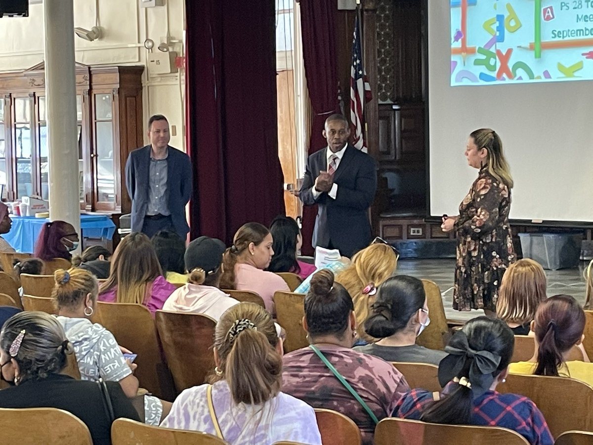 Ps28S's tweet photo. #Ps28XMtHope Principal Lothian and his administration welcome back parents for the first in person Parent TownHall and Parent Association meeting! #bronxstrong #parentsupport #gettingbacktonormal @NYCSchools @uftdistrict9 @UFT_Elementary @CSD9Bronx @Htown76 https://t.co/NScNXIYMpk