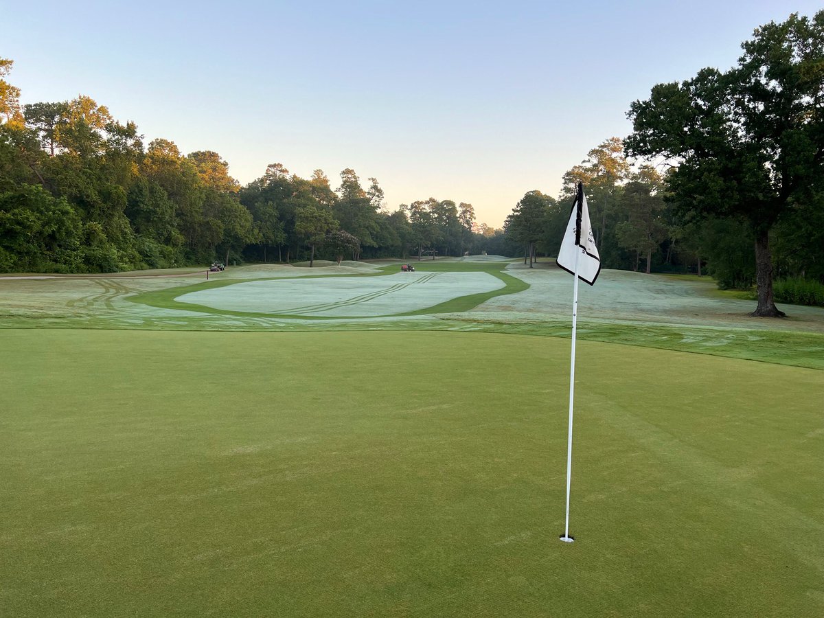 Two and a half months of drought followed by a month of rain, this summer definitely kept the course on it’s toes. Course is looking great now after a 2x verticut on greens and circle mow on fairways
