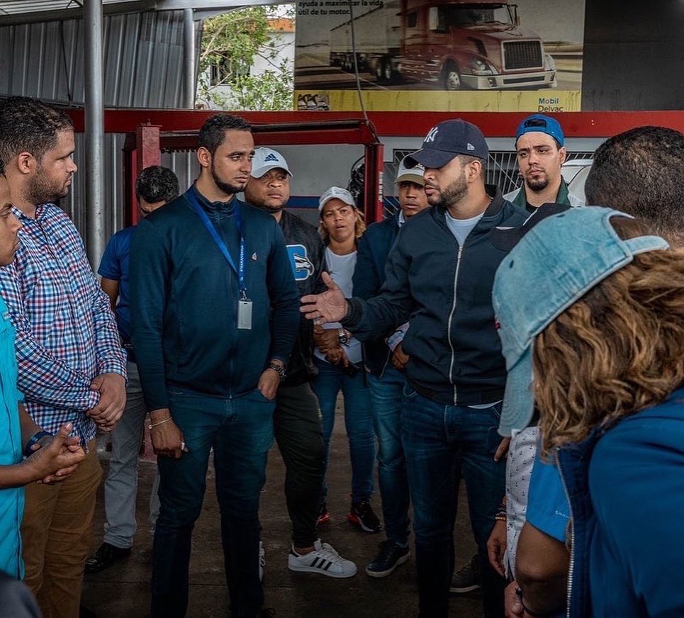 CarlosValdezRD's tweet photo. Nuestro mayor compromiso como generación debe ser la de servir y así lo hicimos sentir como @jrm_oficial, llevando esperanza a los herman@s de las provincias La Altagracia, El Seibo y Hato Mayor. 

Seguimos juntos, sin bajarle. Por nuestra generación y el país. ¡Vamos! https://t.co/hkFkqleFwg