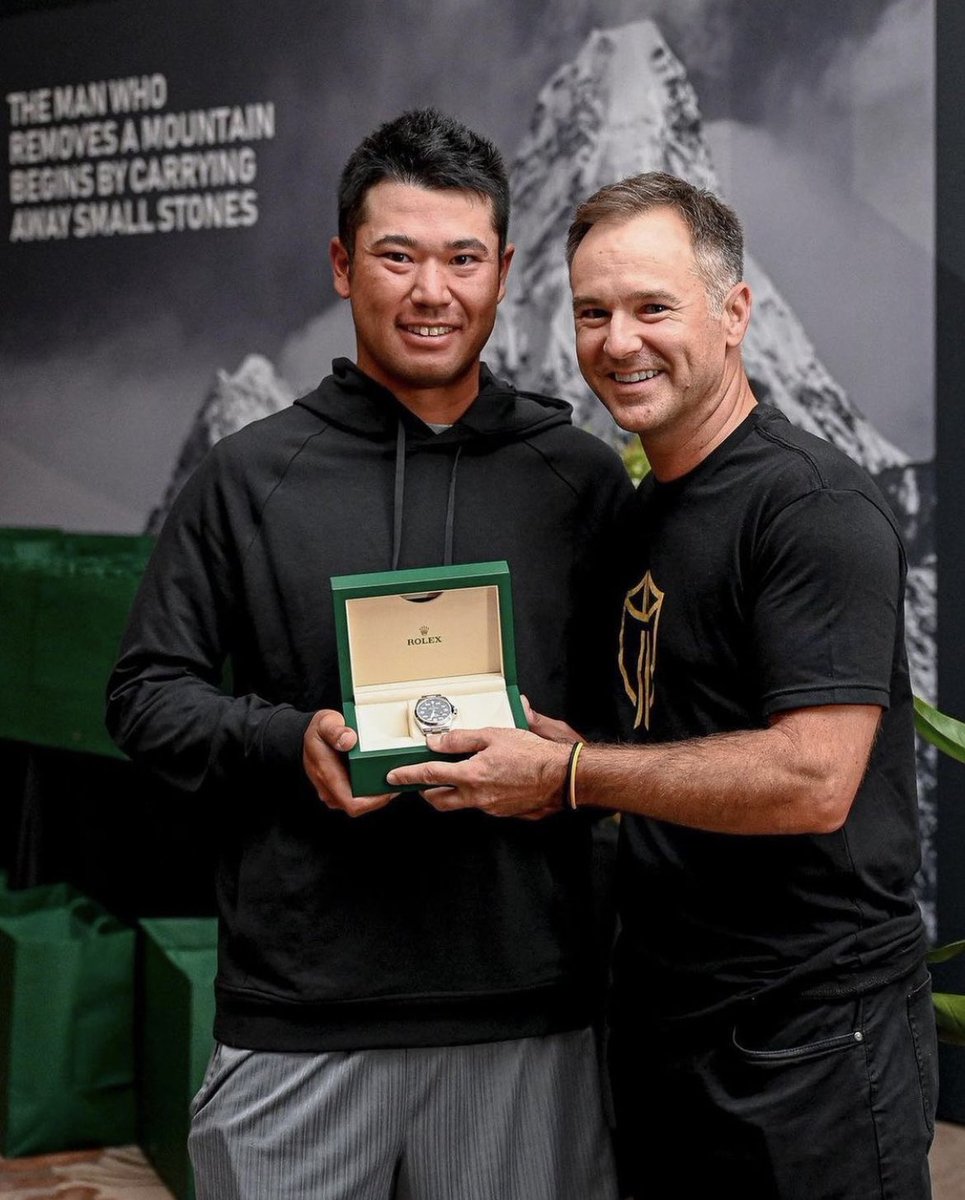 CaddieNetwork's tweet photo. Captain @TrevorImmelman gifted Rolex watches to everyone on the @IntlTeam❤️ https://t.co/eeYAKyQcDj