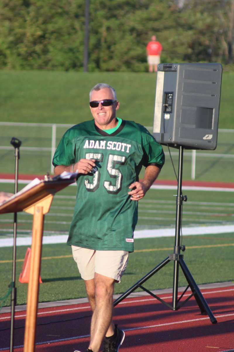 Team55Tackle's tweet photo. Team 55 Founder Dave Pogue is on @thewolfca with @BrianEllis1 this Thursday, September 22nd at 7:50 a.m. to talk about this year's Friday Night Lights. Listen in! #10yrsofteam55 https://t.co/53Q1N9Zhjq