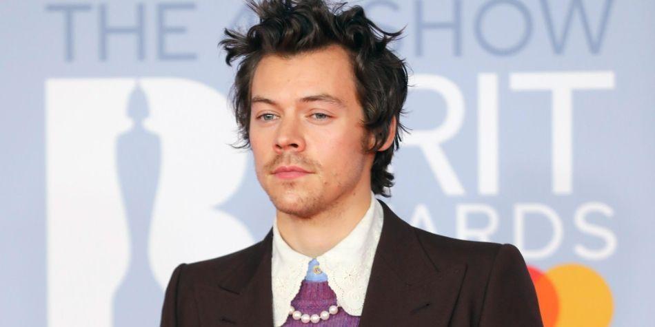 ELTIEMPO's tweet photo. 🚨❌  No hubo acuerdo para llevar el concierto de Harry Styles a El Campín.

Más detalles aquí de la reunión ► https://t.co/kJaQjnGFuH https://t.co/KADT4X1Szd