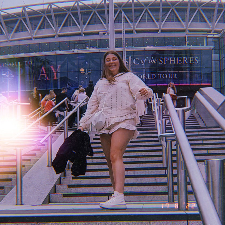 glowinglils's tweet photo. other wise known as the happiest night of my life 🥺✨😌 https://t.co/kVmQyrkWEp