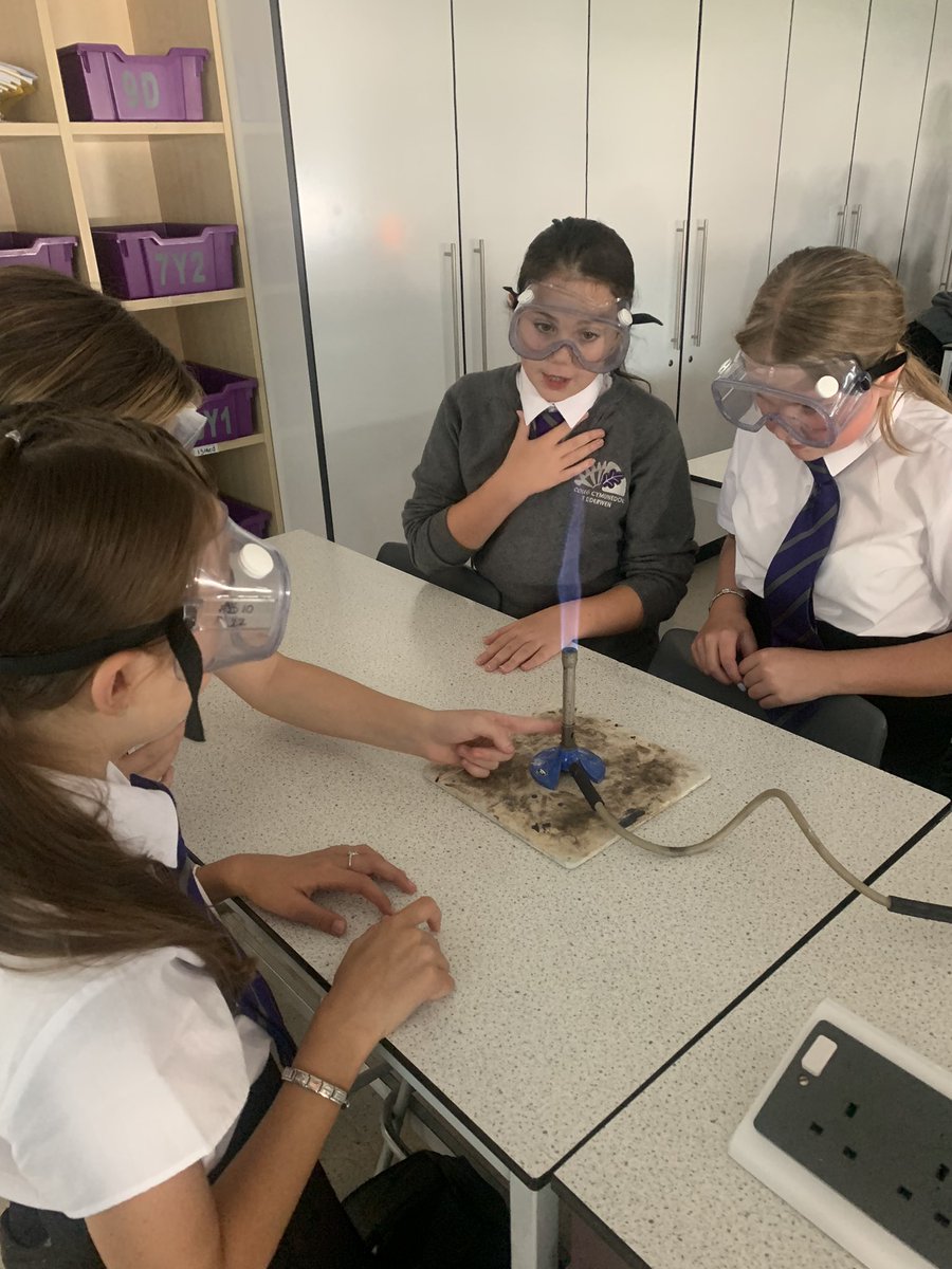 Our new Year 7 learners <a href="/CCYD_school/">CCYD</a> lighting a Bunsen burner today #Science #Bunsenburner