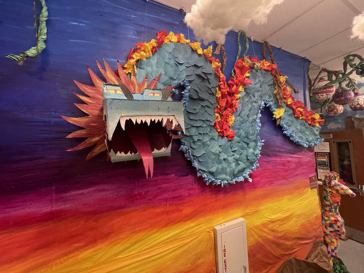 ohsmudnmetals's tweet photo. Our group installation for #HispanicHeritageMonth is complete! We have a vibrant art department with four teachers and lots of super talented kids! Each section highlights landmarks and the diverse cultures. @rlosbornehs #cobbartrocks #arteducation https://t.co/MD0AcCltar