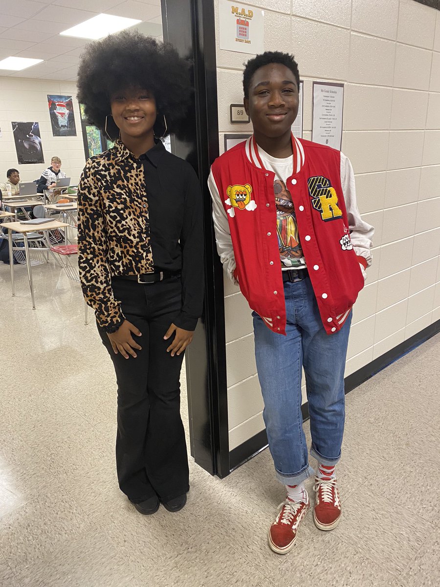 lwalkermcms's tweet photo. It’s homecoming week at MCMS💛🖤 https://t.co/IvUW45Xhd6