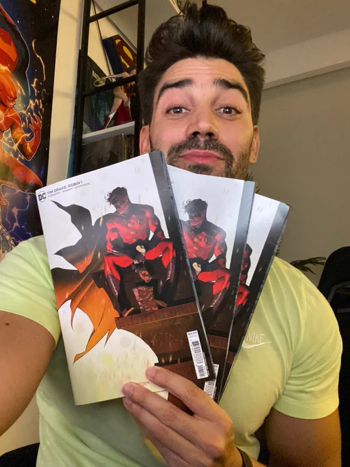 In my hands! TIM DRAKE: ROBIN #1 congrats to everyone involved on! @rileyrossmo1, Meghan Fitzmartin and Lee Loughridge are GREAT here! and if you like, you got my variant cover too! ;) 