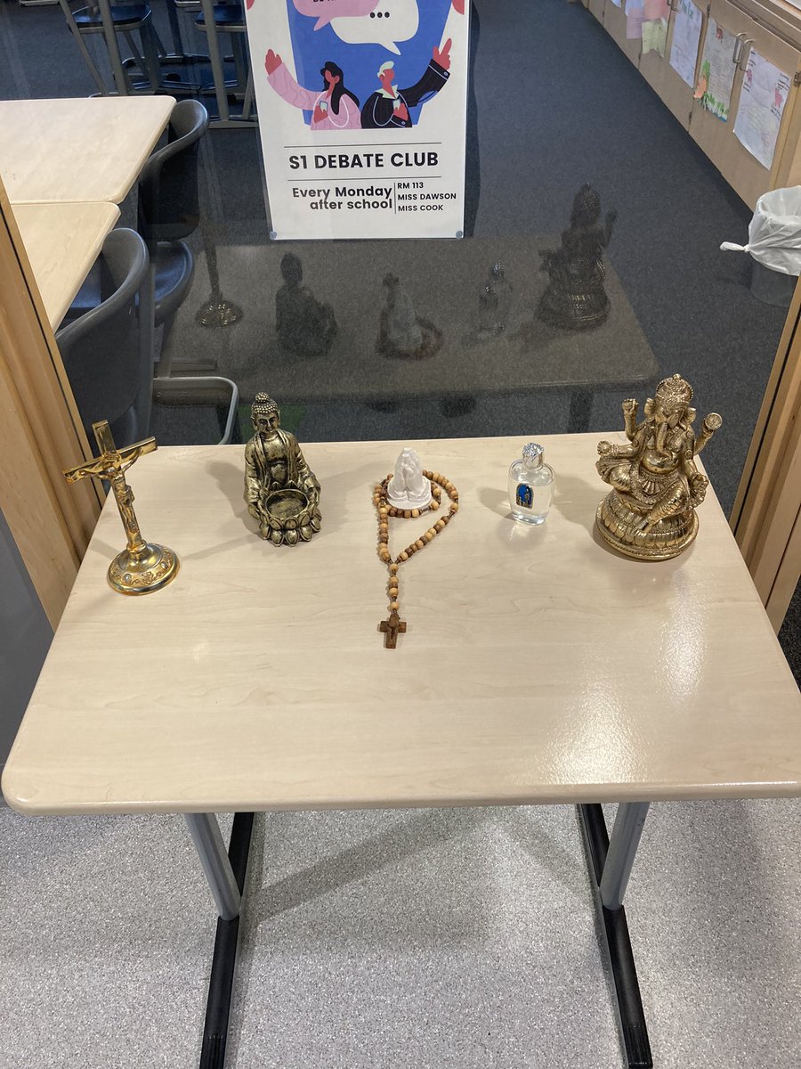 EHSSocialSubs's tweet photo. RMPS invited parents and carers to put their thinking caps on to answer some ultimate questions during last nights S1 information evening! Parents and carers also got the chance to see some of the fantastic work of our S1’s! 📚 https://t.co/bfSlvUCIVI