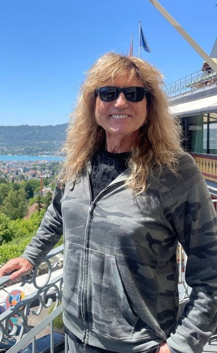 rocknrollgarag1's tweet photo. Happy 71 birthday to the legendary Whitesnake vocalist David Coverdale! https://t.co/dlmF8Bqqyw